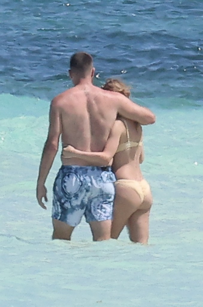 Taylor Swift and Travis Kelce 